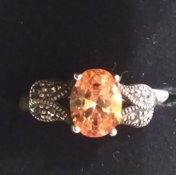 $10ππNEWπ₯ 925 S/S Size 6 Oval Imperial Topaz CZ/ Marcasite Baguette ringπ - Picture 1 of 11